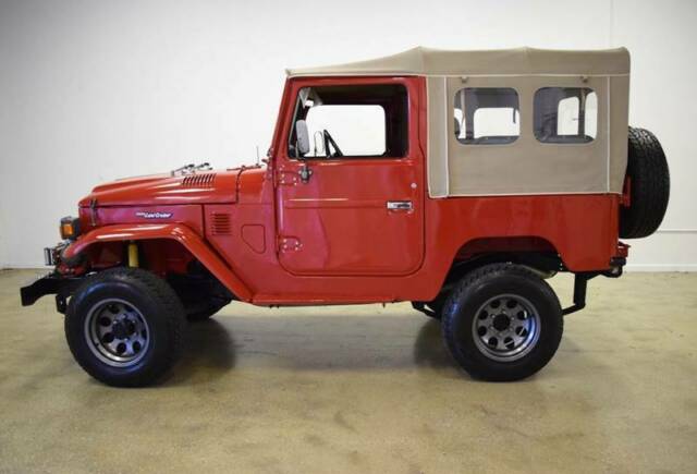 Toyota Land Cruiser 1978 image number 28