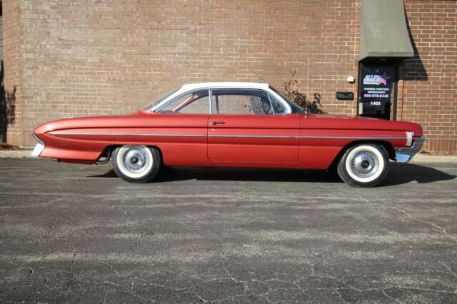 Oldsmobile Eighty-Eight 1961 image number 30