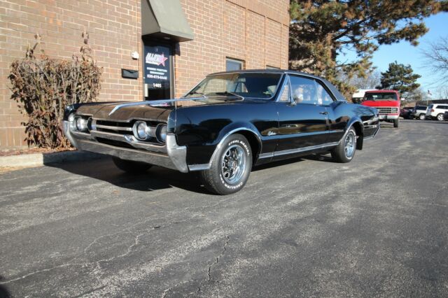 Oldsmobile Cutlass 1967 image number 0