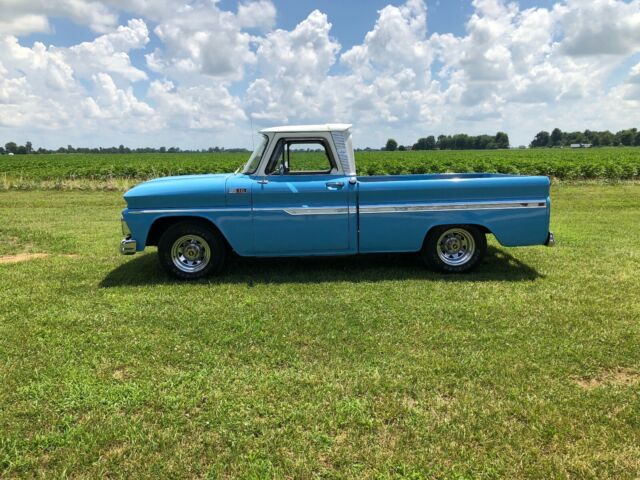 Chevrolet C-10 1965 image number 2