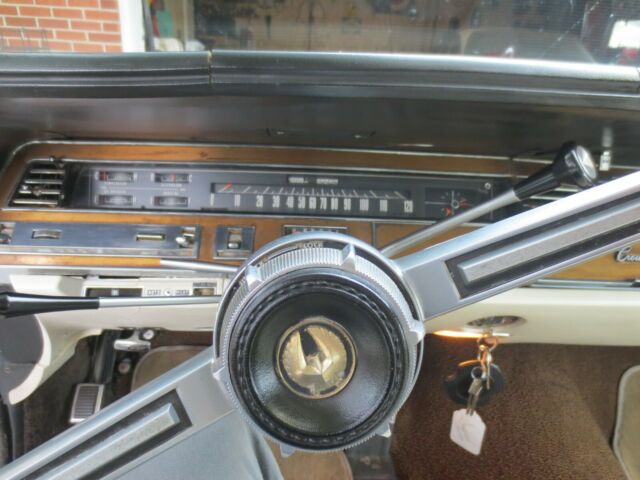 Chrysler Imperial 1968 image number 29