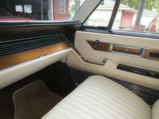 Chrysler Imperial 1968 image number 30