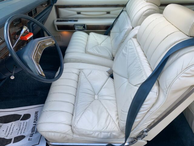 Lincoln Continental 1979 image number 13