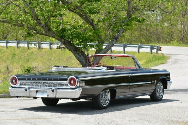 Ford Galaxie 1963 image number 35