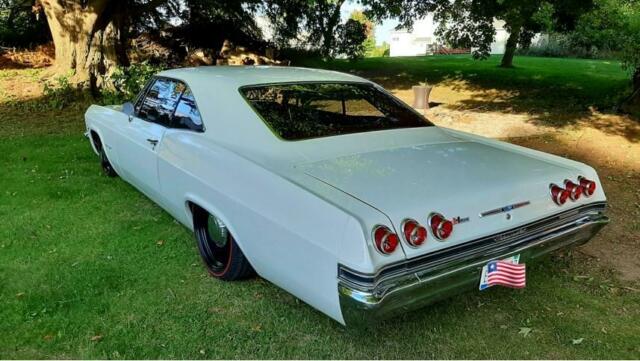 Chevrolet Impala 1965 image number 30