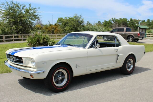 Ford Mustang 1965 image number 24