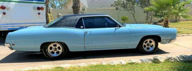 Ford Galaxie 1969 image number 30