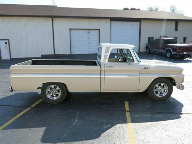 Chevrolet C-10 1965 image number 14