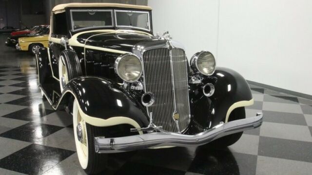 Chrysler Imperial 1933 image number 18