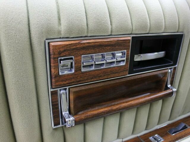 Cadillac Seville 1976 image number 21