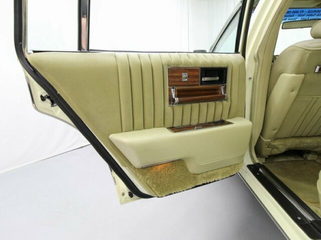 Cadillac Seville 1976 image number 22