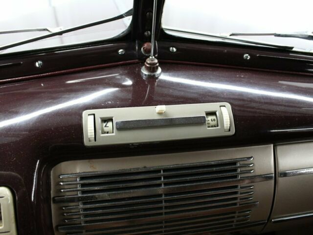 Ford Deluxe 1940 image number 14