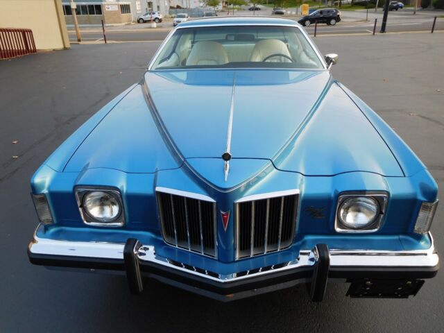 Pontiac Grand Prix 1975 image number 27