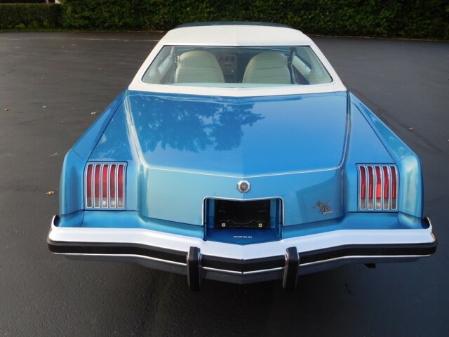 Pontiac Grand Prix 1975 image number 29