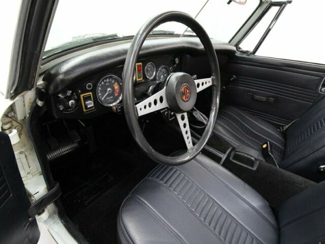 MG Midget 1972 image number 10