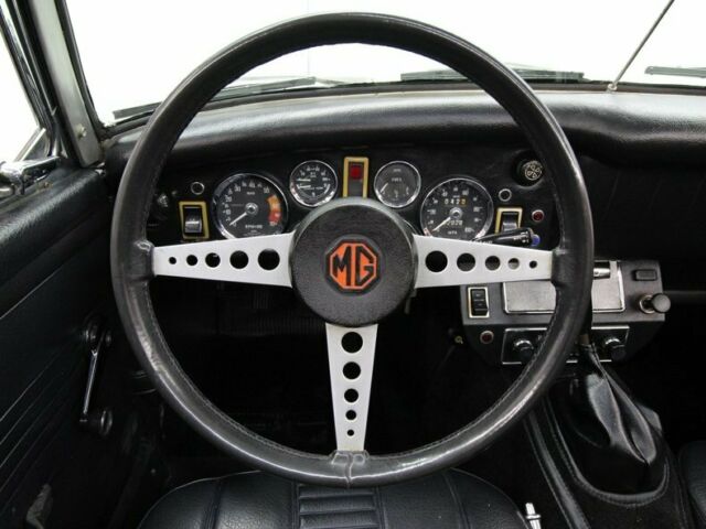 MG Midget 1972 image number 11