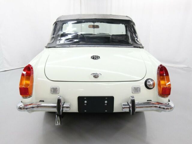 MG Midget 1972 image number 29