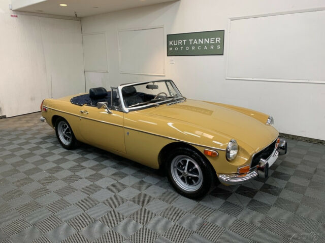 MG MGB 1972 image number 12