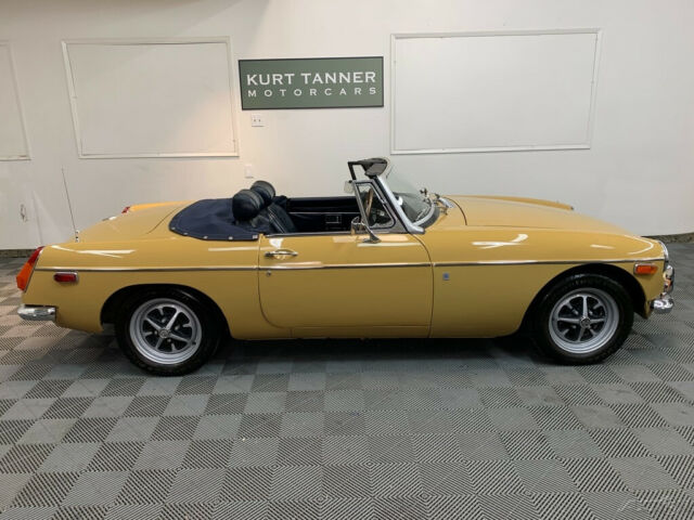 MG MGB 1972 image number 18