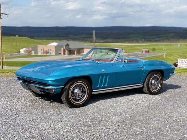 Chevrolet Corvette 1965 image number 29