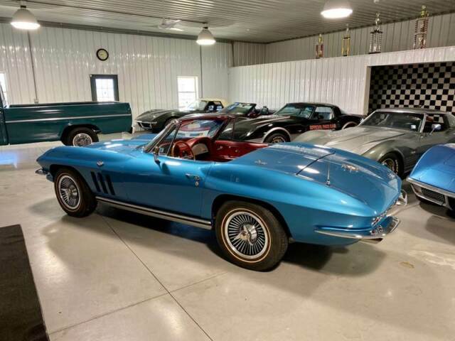 Chevrolet Corvette 1965 image number 32