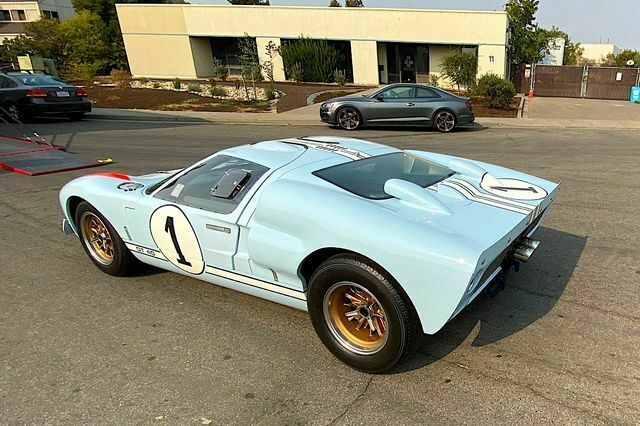 Ford GT 40 1966 image number 1