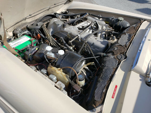 Mercedes-Benz SL-Class 1968 image number 19