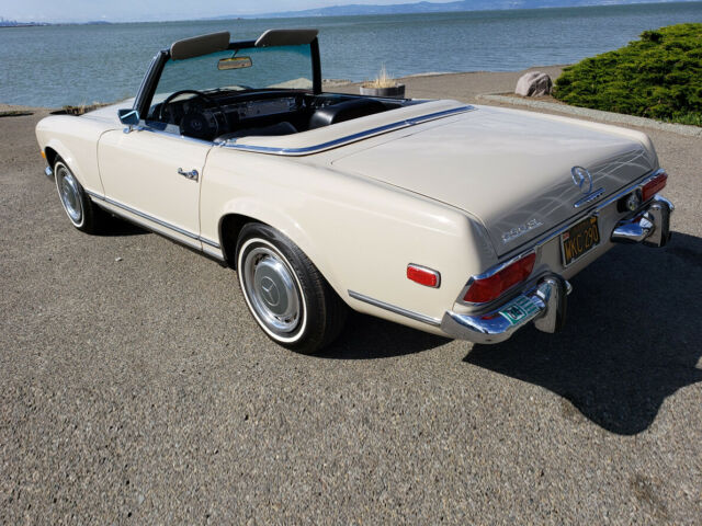 Mercedes-Benz SL-Class 1968 image number 29