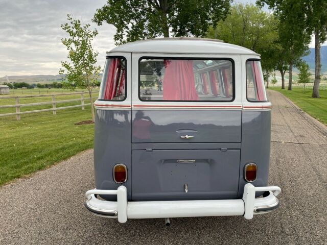 Volkswagen Bus/Vanagon 1974 image number 2