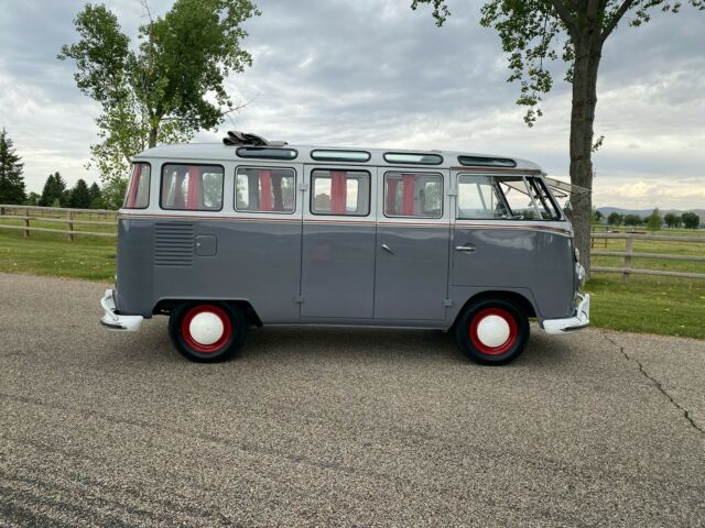 Volkswagen Bus/Vanagon 1974 image number 4