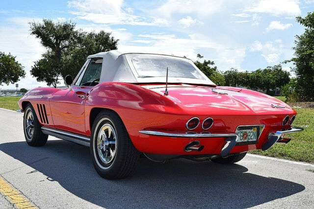 Chevrolet Corvette 1965 image number 16