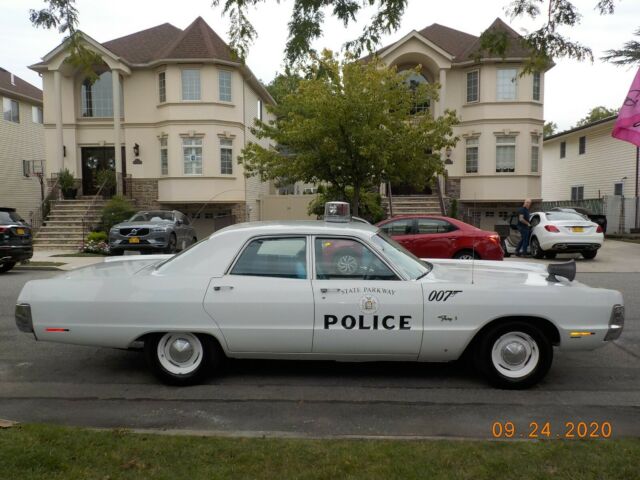 Plymouth Fury 1971 image number 1