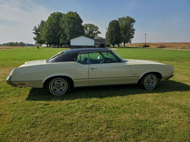 Oldsmobile Cutlass 1972 image number 29