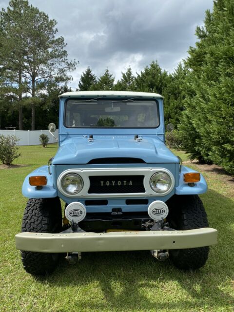 Toyota Land Cruiser 40 1973 image number 13