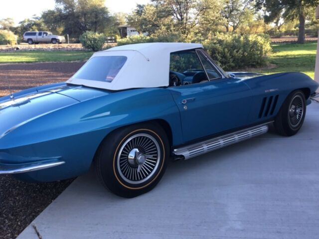 Chevrolet Corvette 1965 image number 22