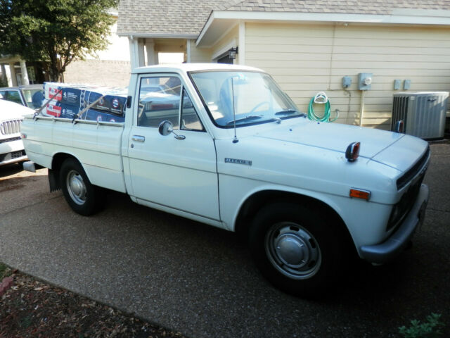 Toyota Hilux 1971 image number 2