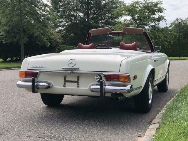 Mercedes-Benz SL-Class 1971 image number 6