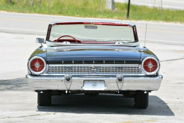 Ford Galaxie 1963 image number 13