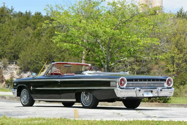 Ford Galaxie 1963 image number 14