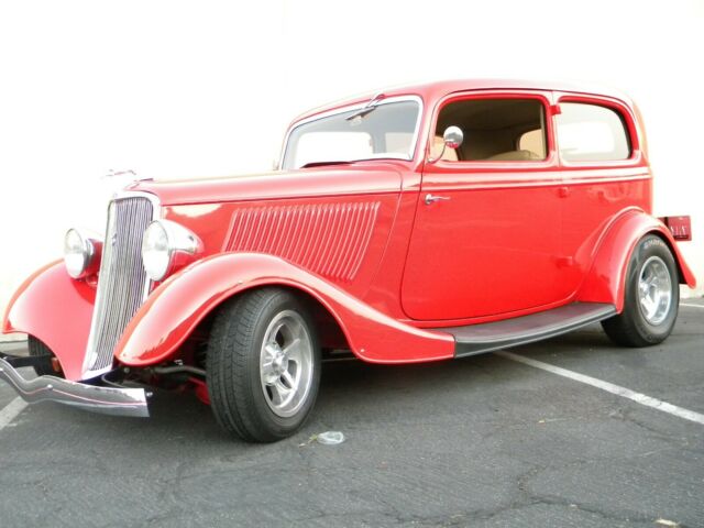 Ford SEDAN 1933 image number 1