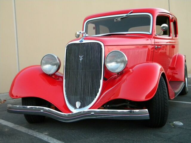 Ford SEDAN 1933 image number 2