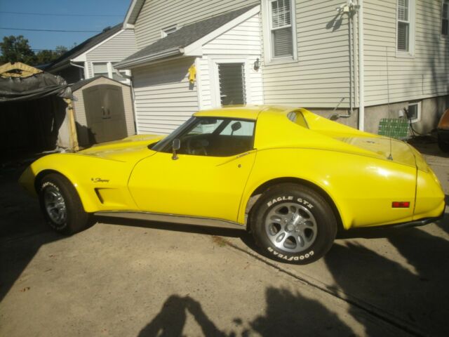 Chevrolet Corvette 1976 image number 20