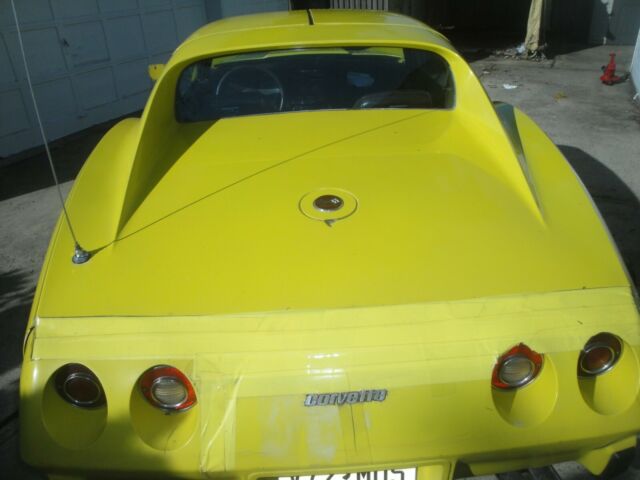 Chevrolet Corvette 1976 image number 27