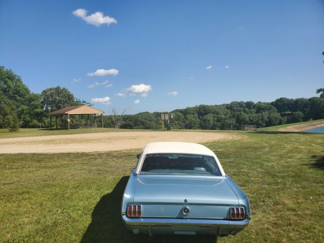 Ford Mustang 1965 image number 29