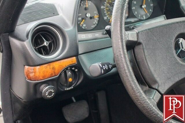 Mercedes-Benz 280CE 1978 image number 23