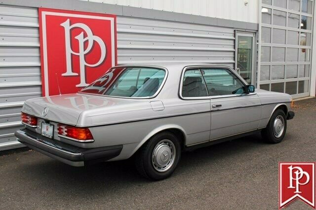 Mercedes-Benz 280CE 1978 image number 4