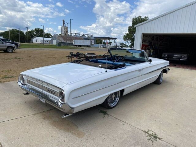 Ford Galaxie 1964 image number 31