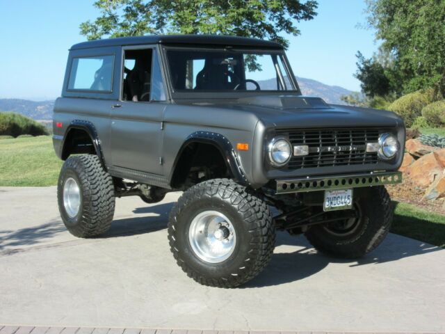 Ford Bronco 1972 image number 11