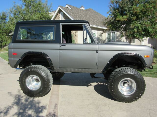 Ford Bronco 1972 image number 12