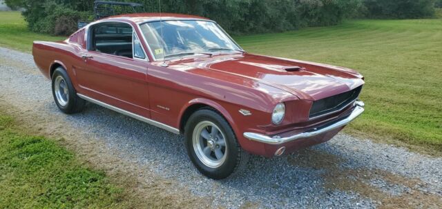 Ford Mustang 1965 image number 10